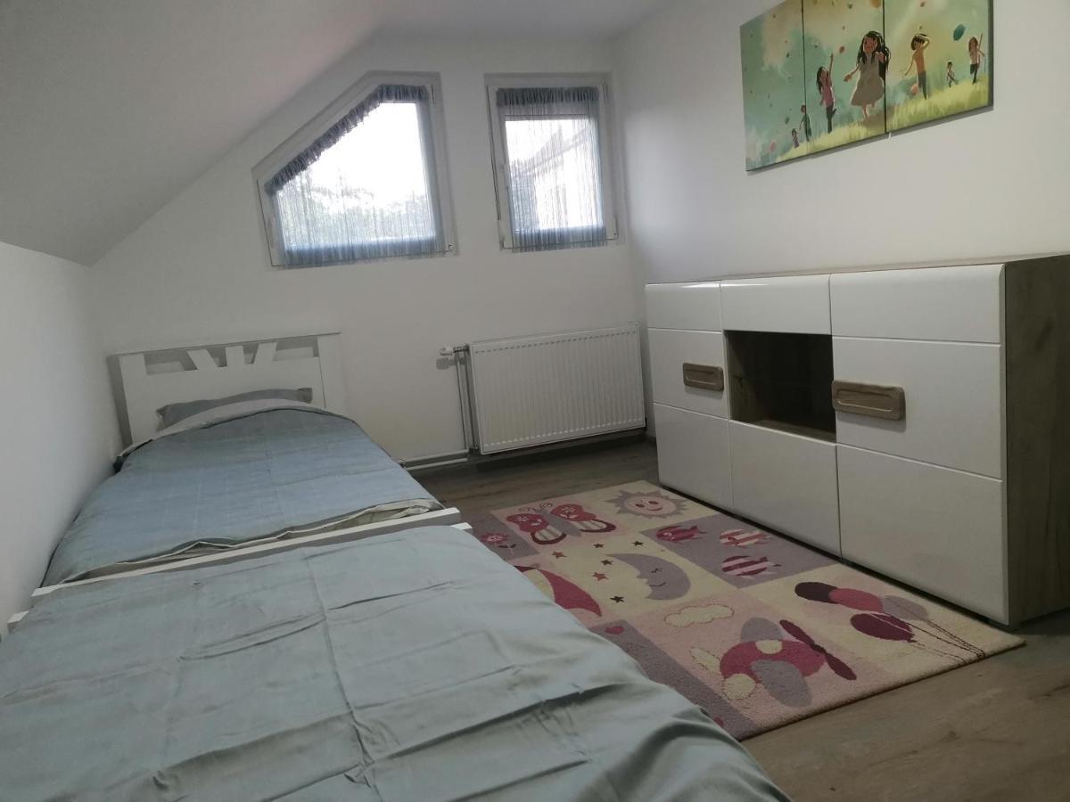 Stari Trsic Apartment Bagian luar foto